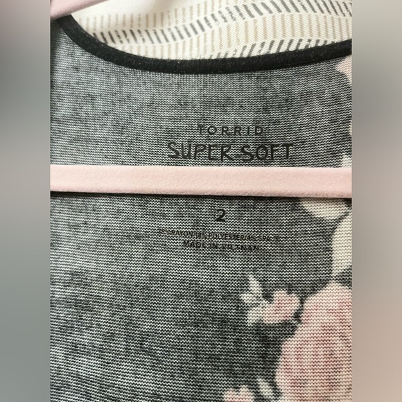 Torrid size 2 super soft dress with pockets - Picture 2 of 3